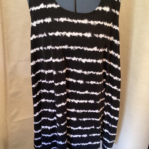 Vibe Sportswear Other - Swimsuit cover up - black and white